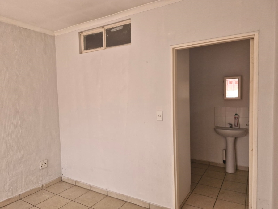 To Let 1 Bedroom Property for Rent in Newlands Gauteng