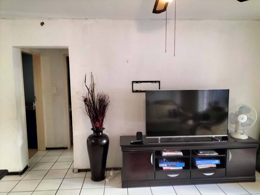 2 Bedroom Property for Sale in Discovery Gauteng