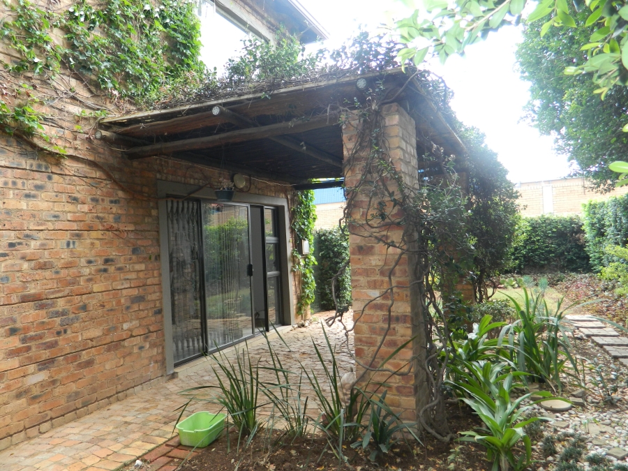 To Let 3 Bedroom Property for Rent in Six Fountains Residential Estate Gauteng