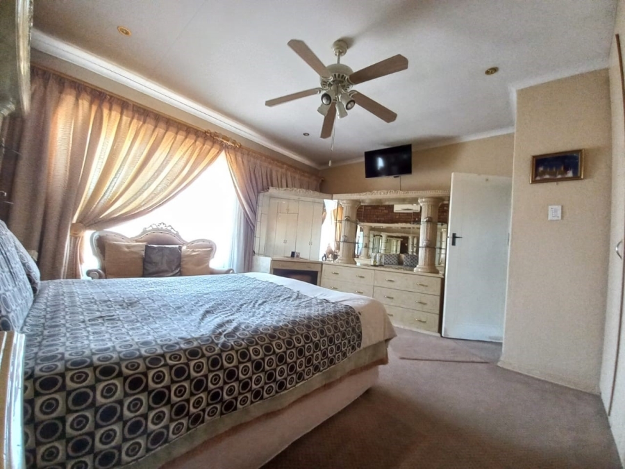 4 Bedroom Property for Sale in Dersley Gauteng