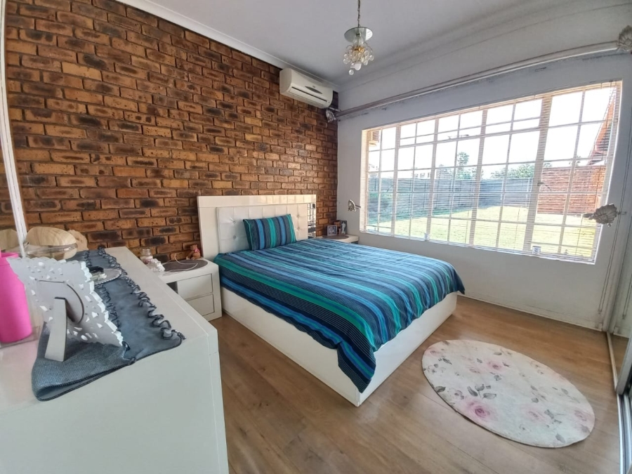 4 Bedroom Property for Sale in Dersley Gauteng