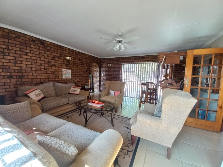 4 Bedroom Property for Sale in Dersley Gauteng