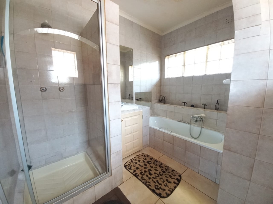 4 Bedroom Property for Sale in Dersley Gauteng