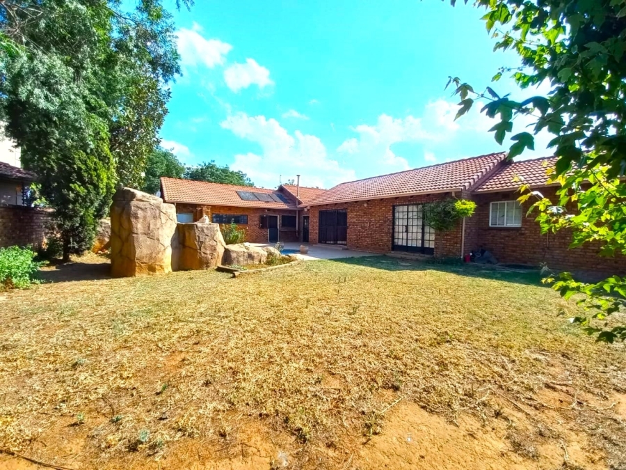 4 Bedroom Property for Sale in Dersley Gauteng