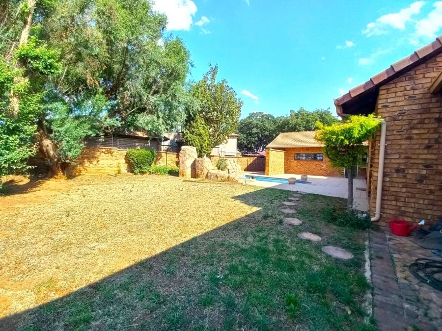 4 Bedroom Property for Sale in Dersley Gauteng