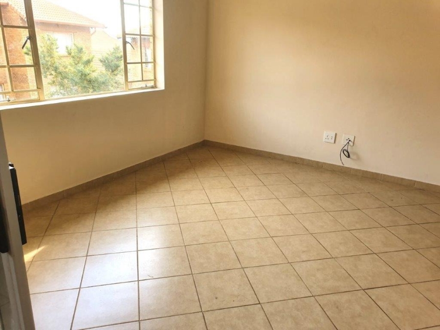 To Let 2 Bedroom Property for Rent in Olympus AH Gauteng