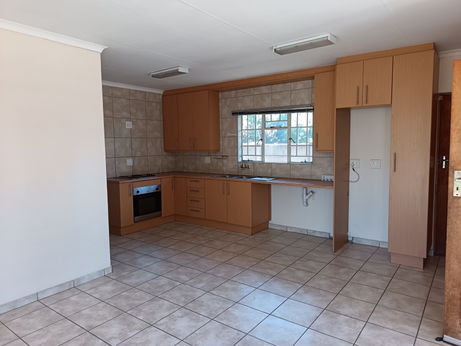 To Let 2 Bedroom Property for Rent in Golf Park Gauteng