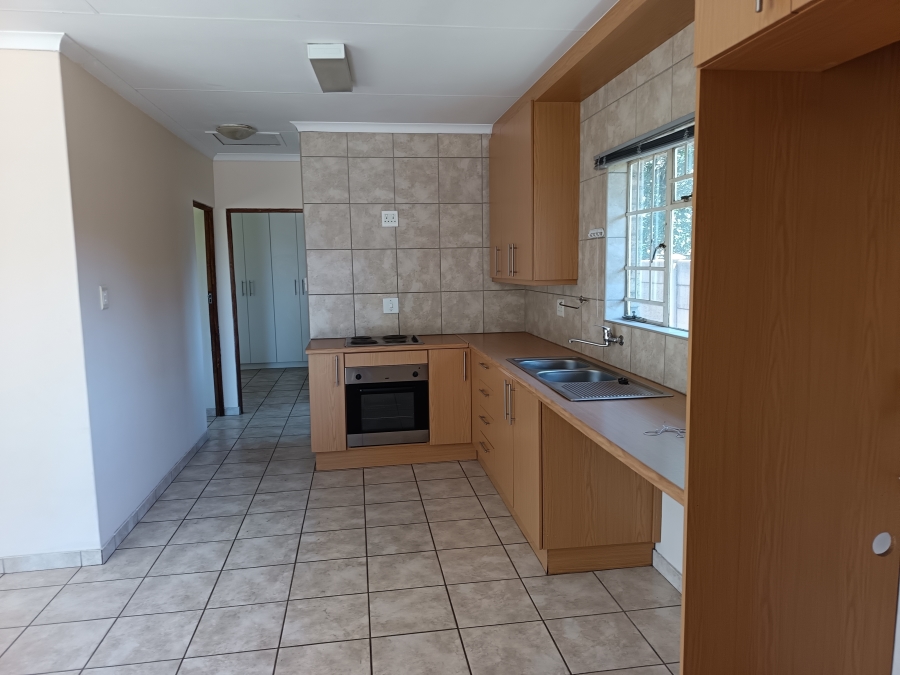 To Let 2 Bedroom Property for Rent in Golf Park Gauteng