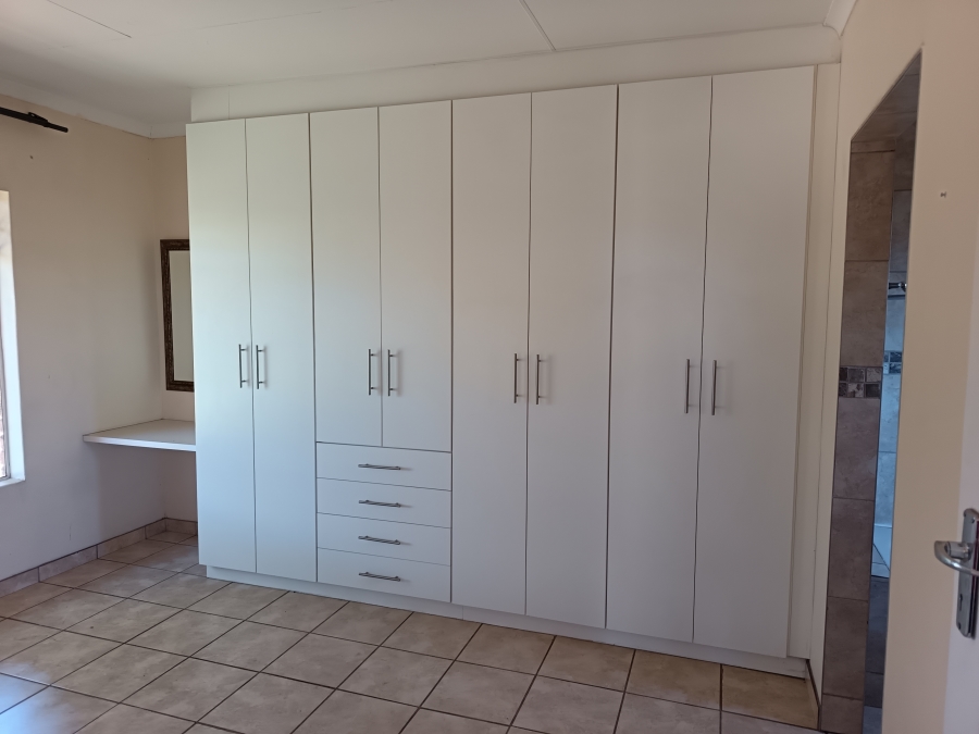 To Let 2 Bedroom Property for Rent in Golf Park Gauteng