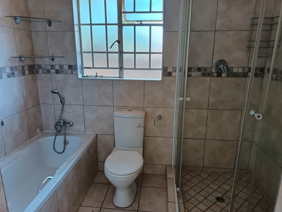 To Let 2 Bedroom Property for Rent in Golf Park Gauteng