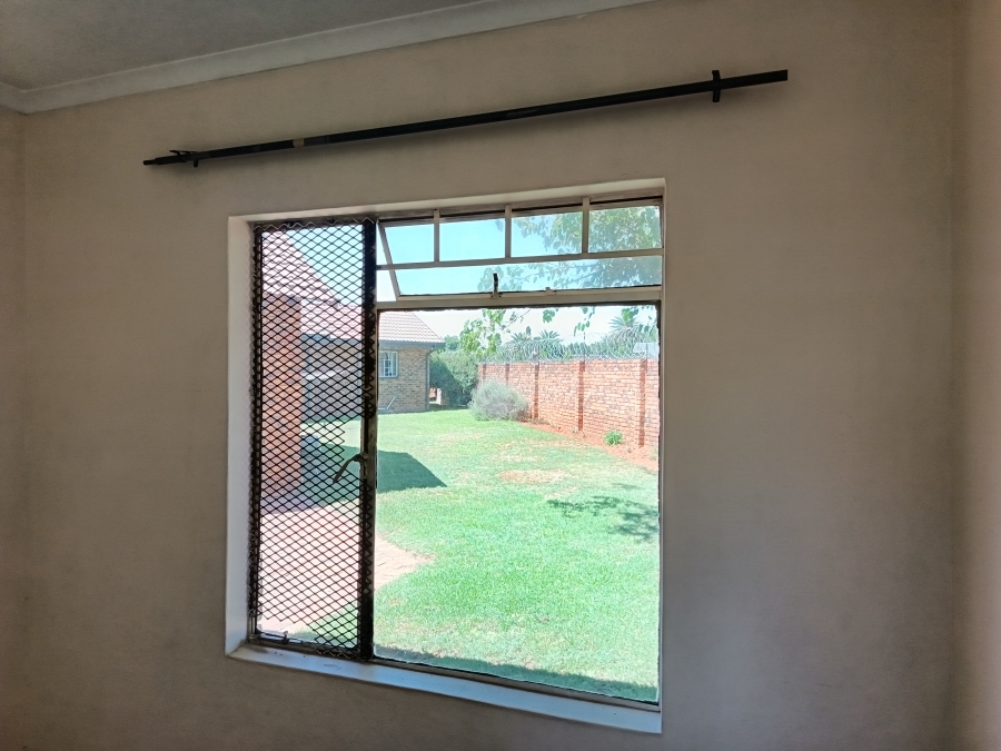 To Let 2 Bedroom Property for Rent in Golf Park Gauteng