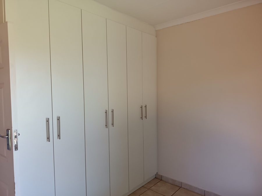 To Let 2 Bedroom Property for Rent in Golf Park Gauteng