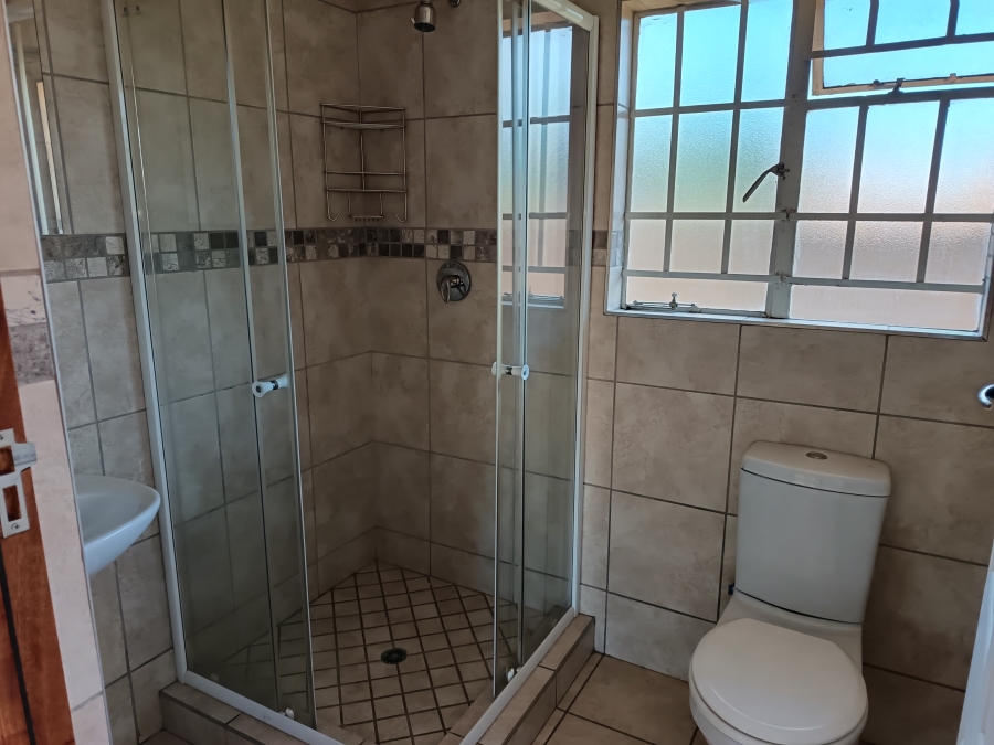 To Let 2 Bedroom Property for Rent in Golf Park Gauteng