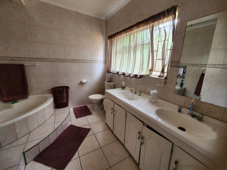 4 Bedroom Property for Sale in Florauna Gauteng