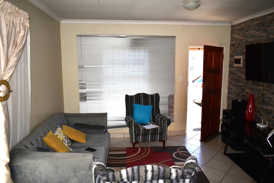 To Let 2 Bedroom Property for Rent in The Orchards Gauteng