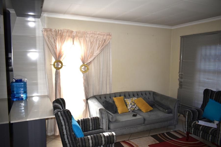 To Let 2 Bedroom Property for Rent in The Orchards Gauteng