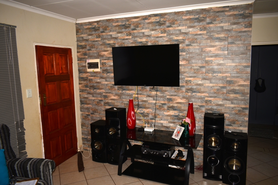 To Let 2 Bedroom Property for Rent in The Orchards Gauteng