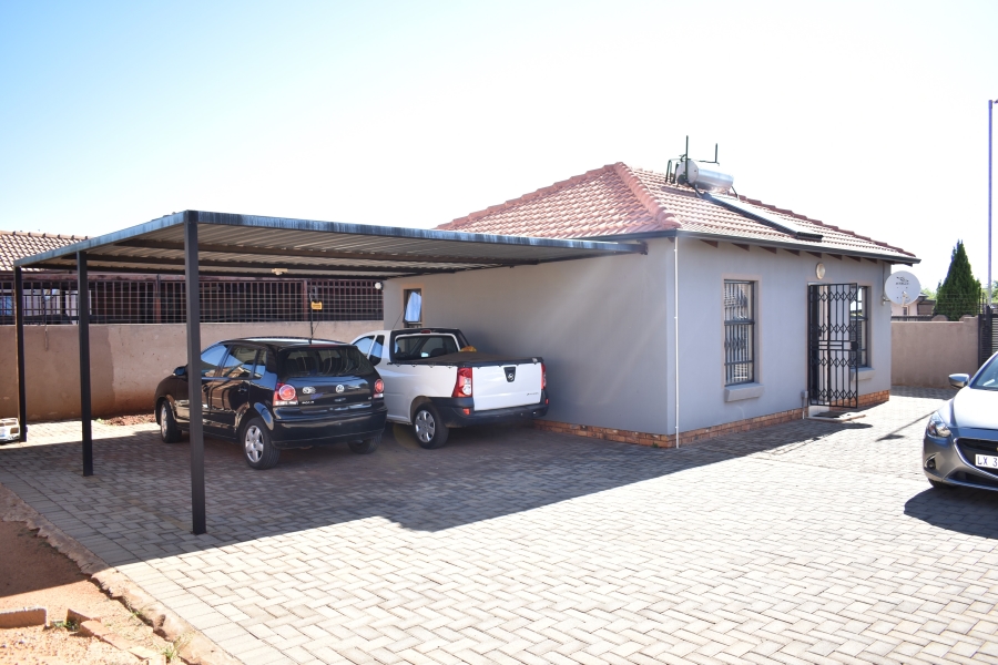 To Let 2 Bedroom Property for Rent in The Orchards Gauteng