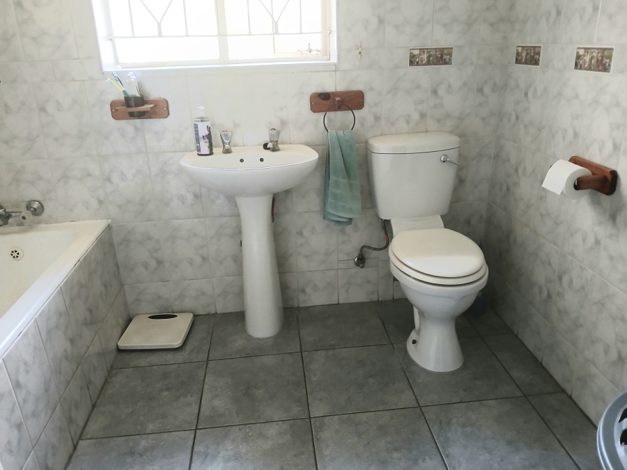 3 Bedroom Property for Sale in Edenvale Central Gauteng