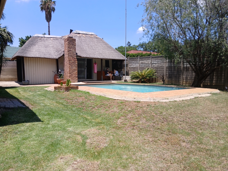 3 Bedroom Property for Sale in Edenvale Central Gauteng