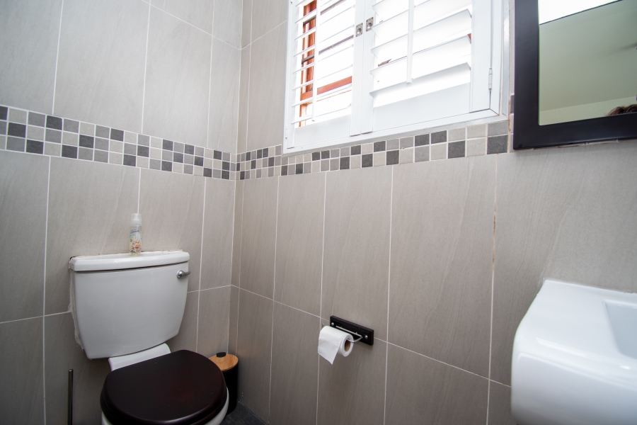 2 Bedroom Property for Sale in Sharonlea Gauteng