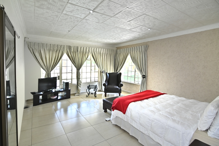 6 Bedroom Property for Sale in President Park Gauteng