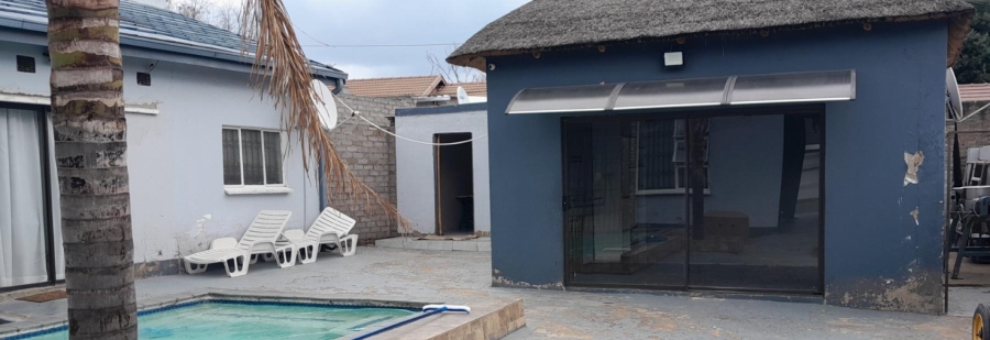 12 Bedroom Property for Sale in Southdale Gauteng