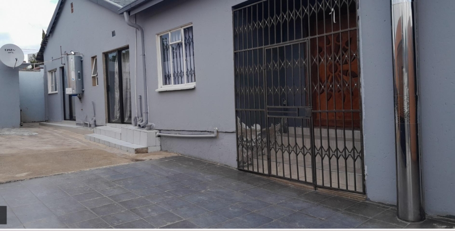 12 Bedroom Property for Sale in Southdale Gauteng