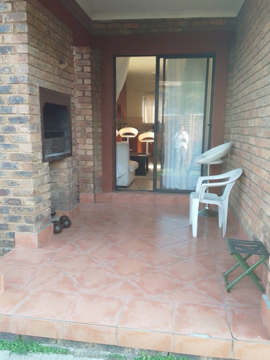 2 Bedroom Property for Sale in Edleen Gauteng