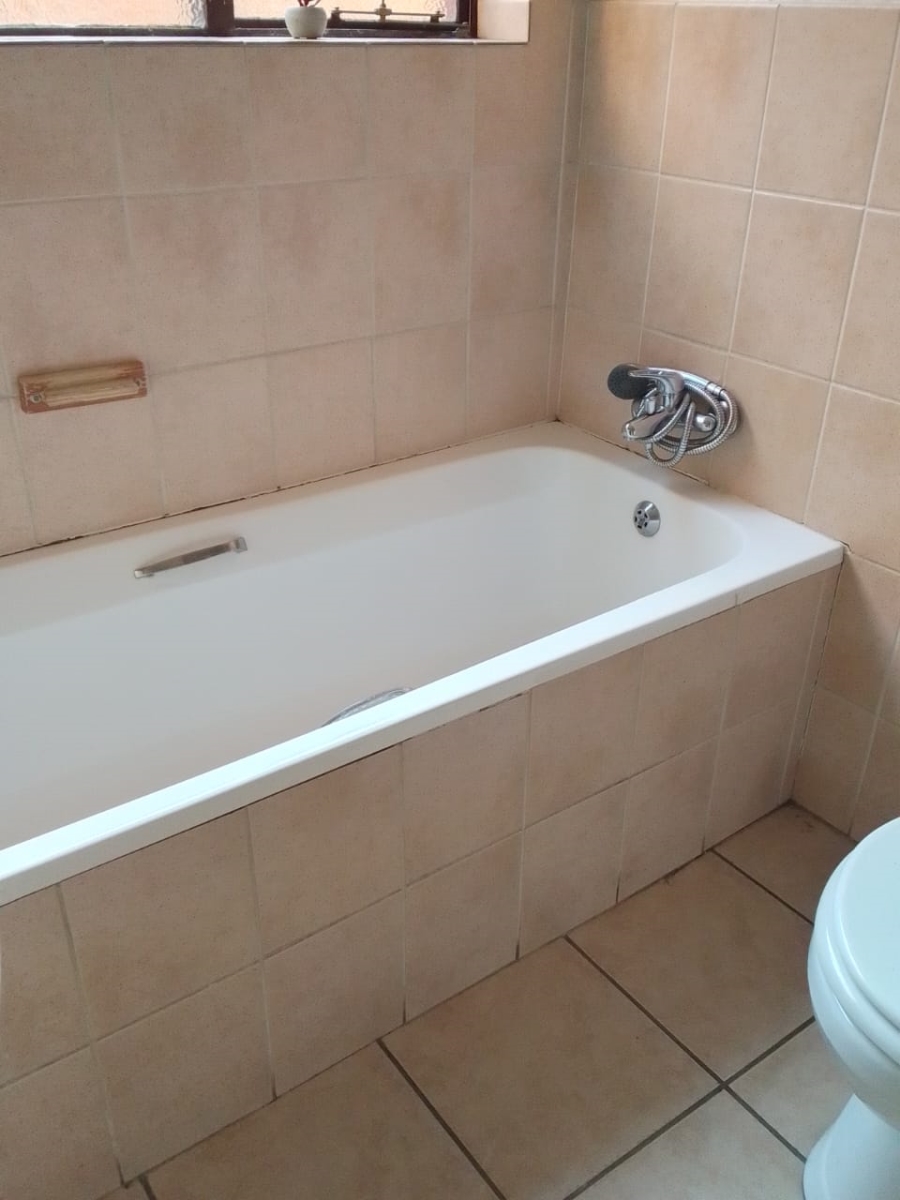 2 Bedroom Property for Sale in Edleen Gauteng