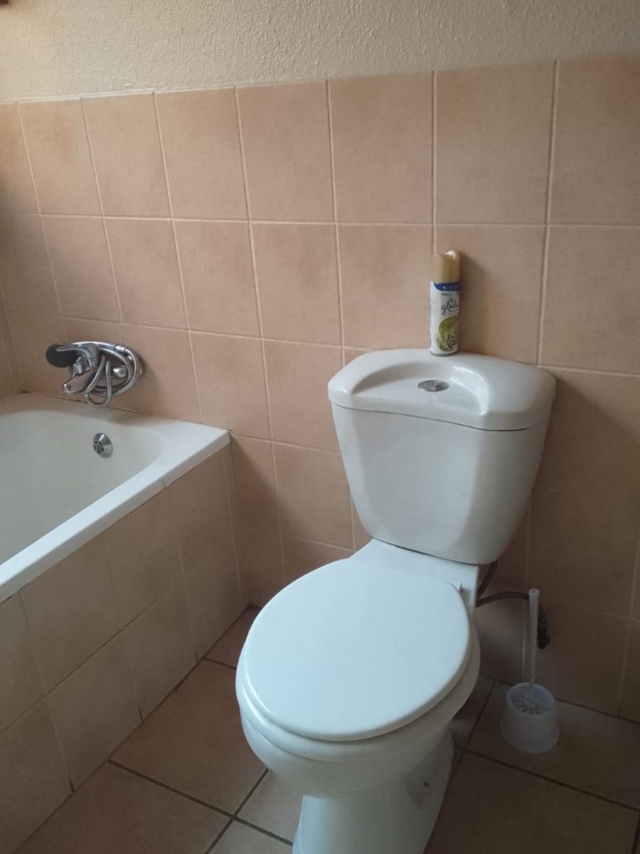 2 Bedroom Property for Sale in Edleen Gauteng