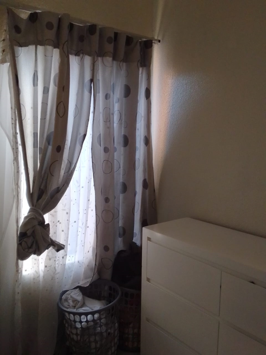 2 Bedroom Property for Sale in Edleen Gauteng