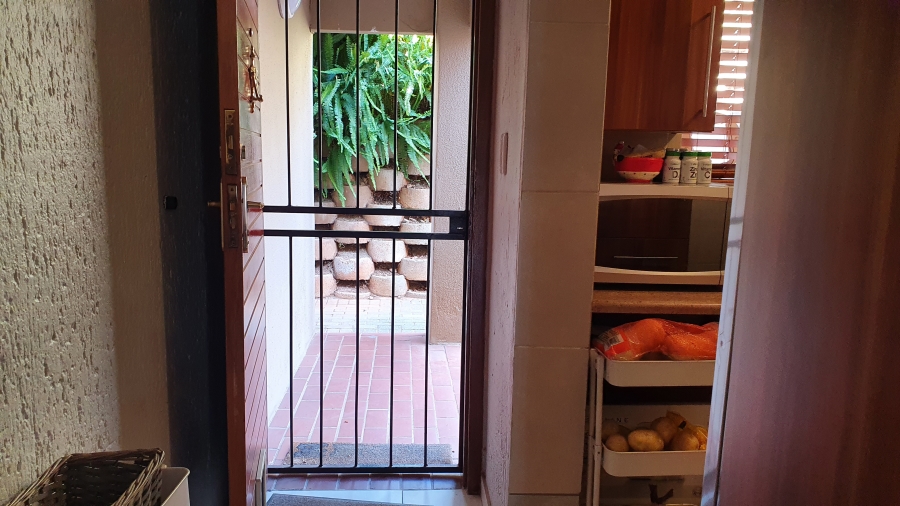 2 Bedroom Property for Sale in Glenvista Gauteng