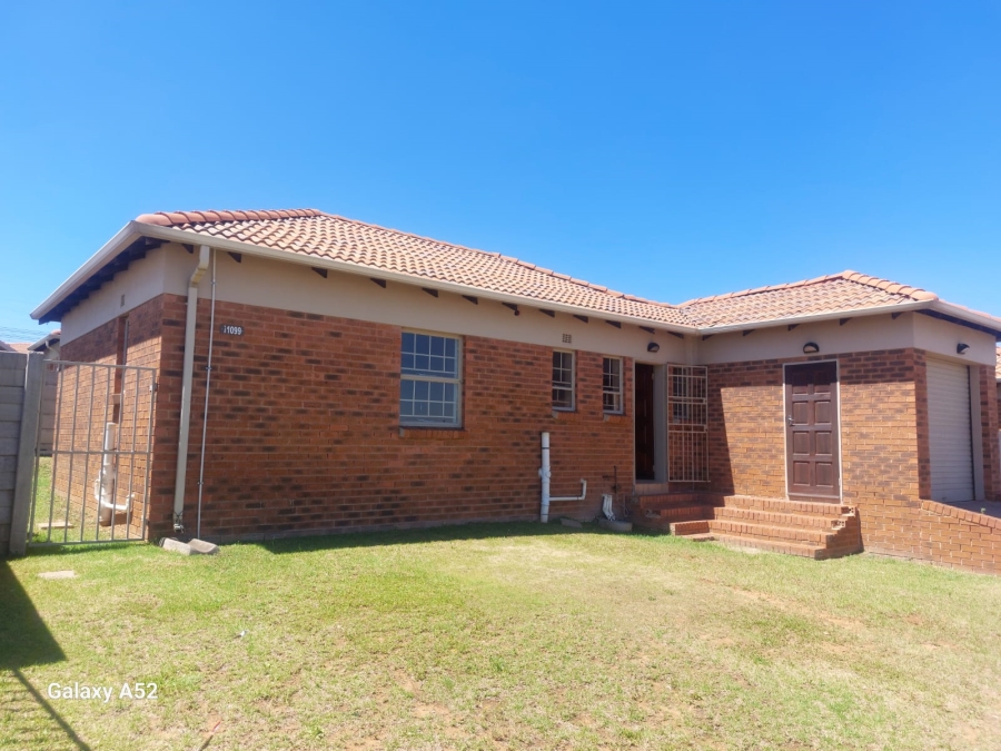 3 Bedroom Property for Sale in Thatch Hill Estate Gauteng