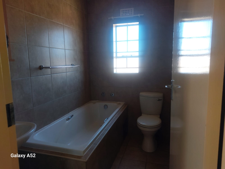 3 Bedroom Property for Sale in Thatch Hill Estate Gauteng