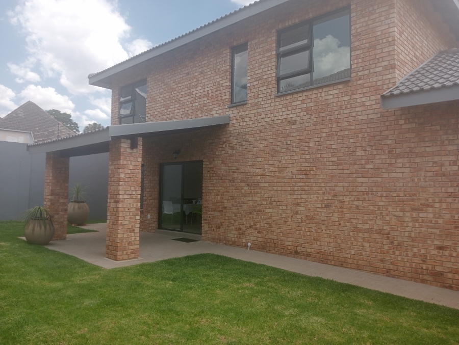 3 Bedroom Property for Sale in Radiokop Gauteng