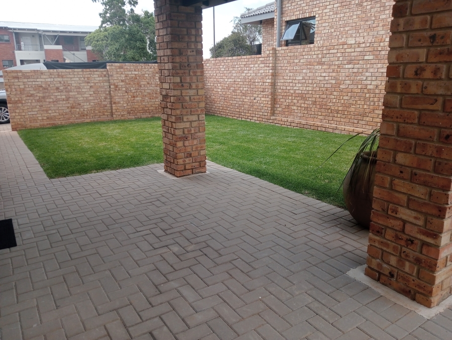 3 Bedroom Property for Sale in Radiokop Gauteng