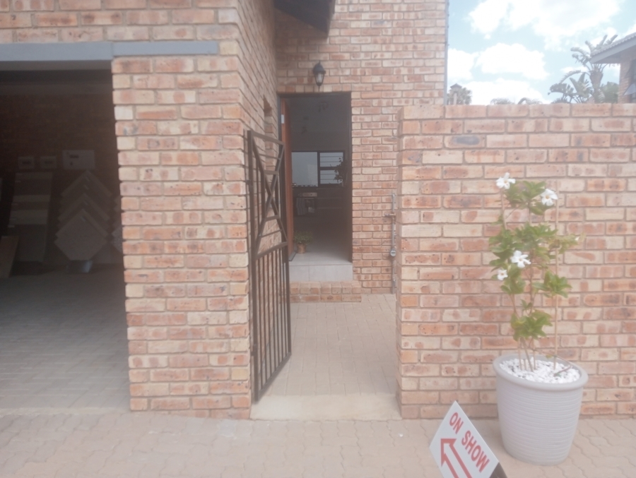 3 Bedroom Property for Sale in Radiokop Gauteng