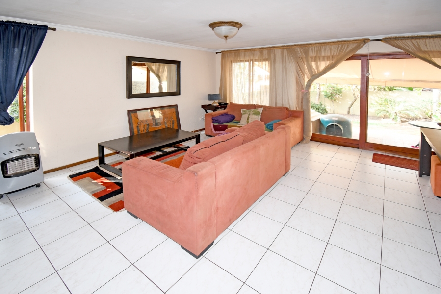 3 Bedroom Property for Sale in Barbeque Downs Gauteng