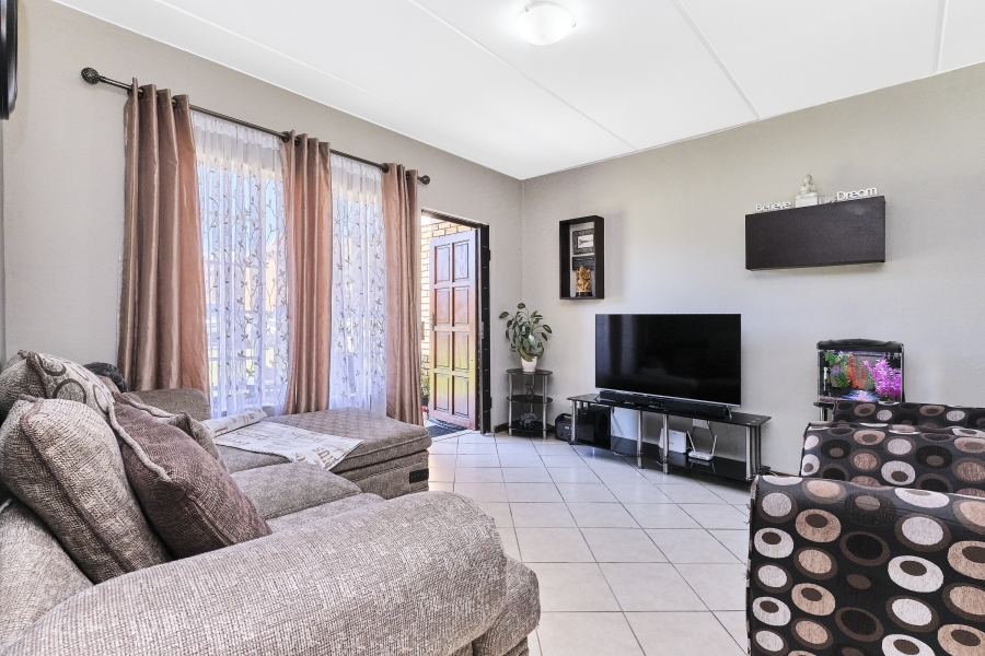 2 Bedroom Property for Sale in Honeypark Gauteng