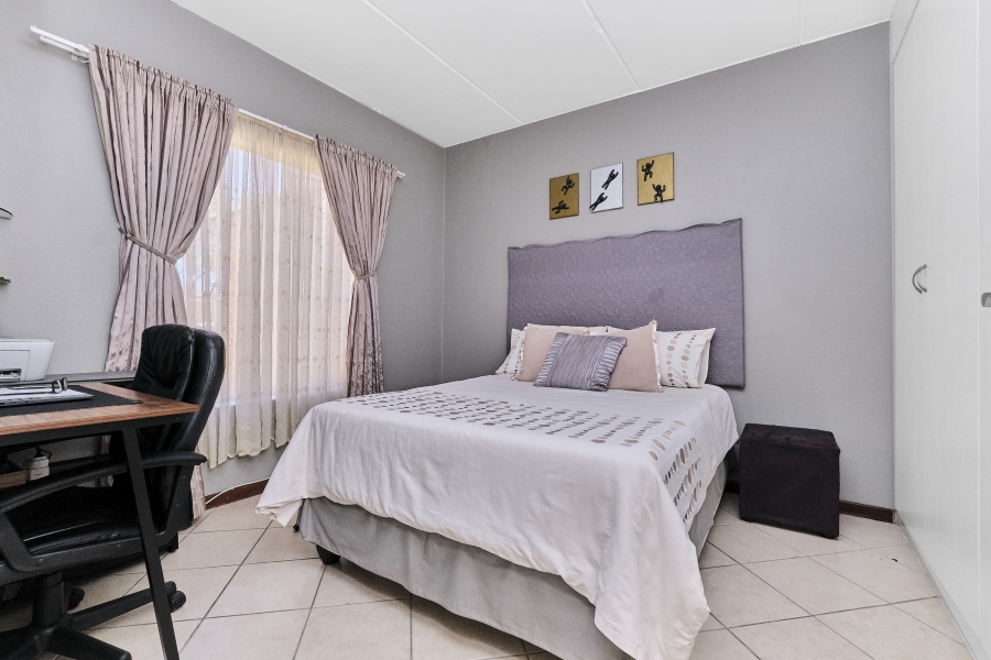 2 Bedroom Property for Sale in Honeypark Gauteng