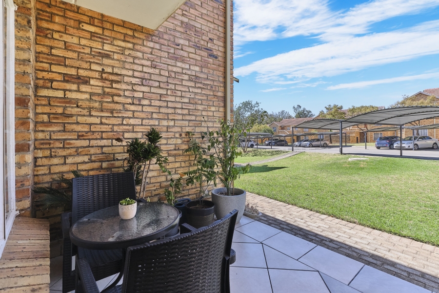 2 Bedroom Property for Sale in Honeypark Gauteng