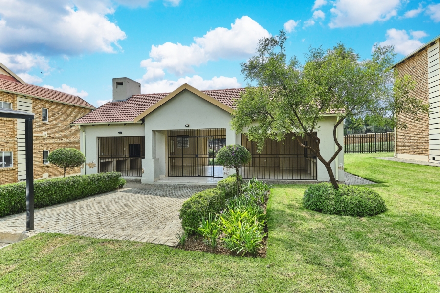 2 Bedroom Property for Sale in Honeypark Gauteng