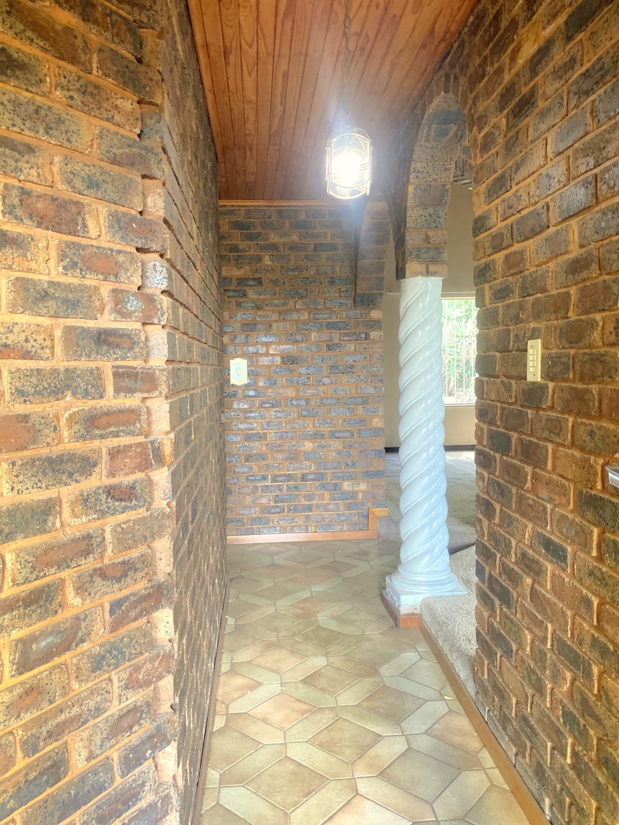 To Let 5 Bedroom Property for Rent in Silverton Gauteng