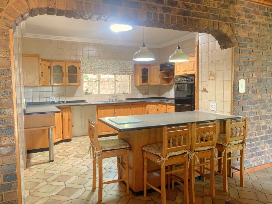 To Let 5 Bedroom Property for Rent in Silverton Gauteng