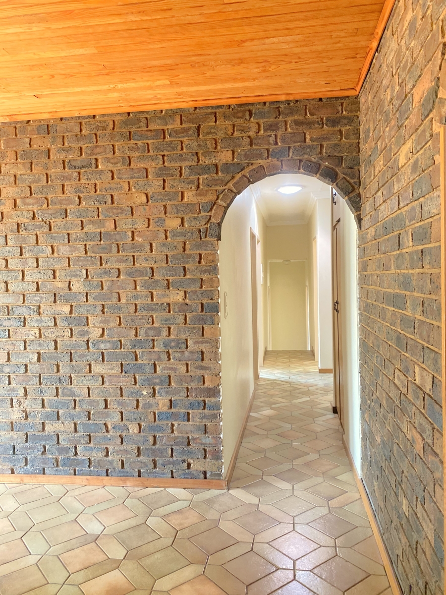 To Let 5 Bedroom Property for Rent in Silverton Gauteng