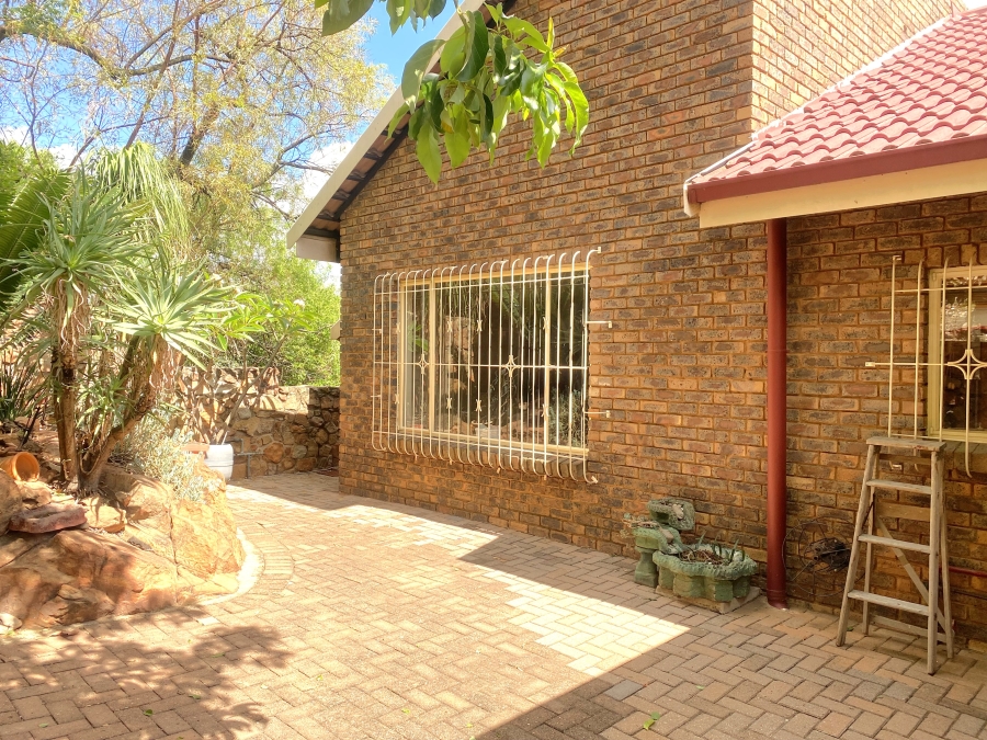 To Let 5 Bedroom Property for Rent in Silverton Gauteng