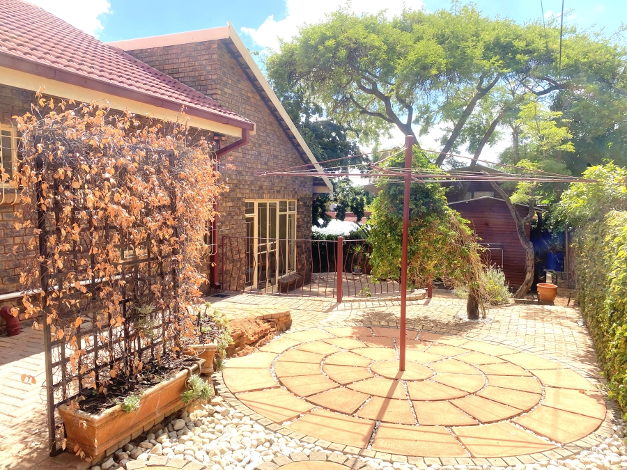 To Let 5 Bedroom Property for Rent in Silverton Gauteng