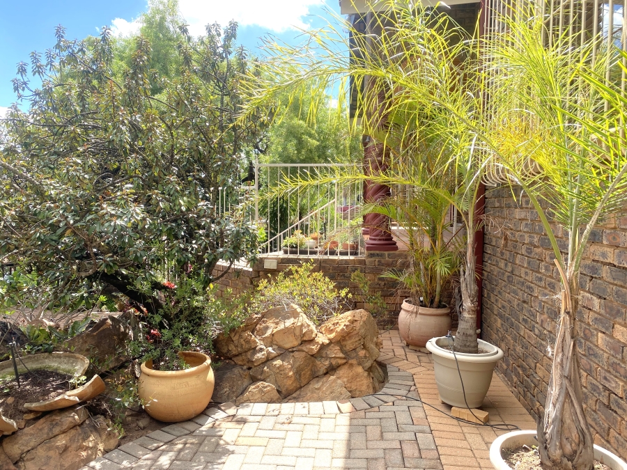 To Let 5 Bedroom Property for Rent in Silverton Gauteng