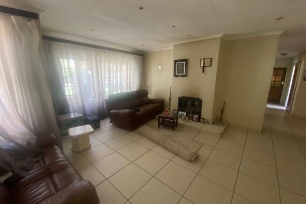 To Let 3 Bedroom Property for Rent in Equestria Gauteng